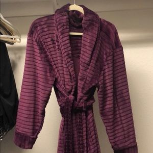 Fuzzy purple robe L